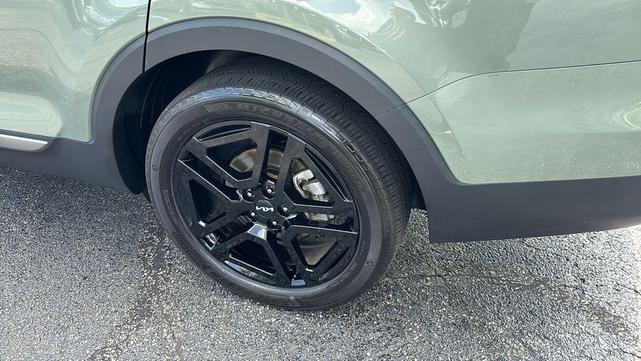 Photo of 2023 Jungle Green Kia Telluride