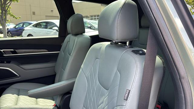 Photo of 2023 Jungle Green Kia Telluride