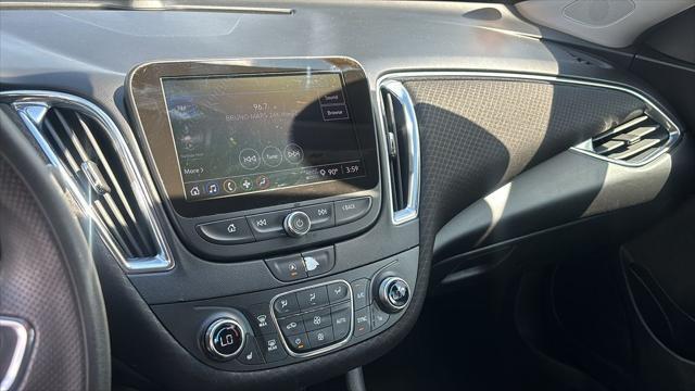 Photo of 2021 Mosaic Black Metallic Chevrolet Malibu