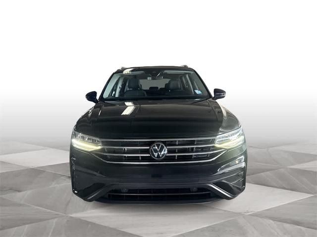 Photo of 2022 Deep Black Pearl Effect Volkswagen Tiguan