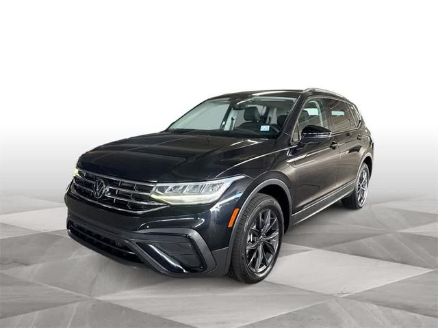 Photo of 2022 Deep Black Pearl Effect Volkswagen Tiguan