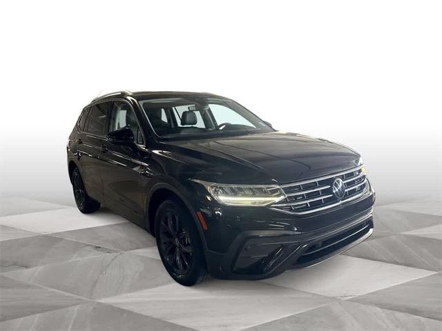Photo of 2022 Deep Black Pearl Effect Volkswagen Tiguan