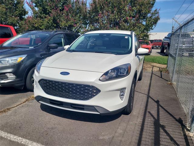 Photo of 2021 Star White Metallic Tri-Coat Ford Escape