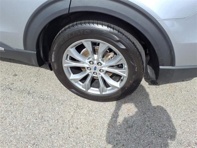Photo of 2023 Silver Metallic Ford Explorer