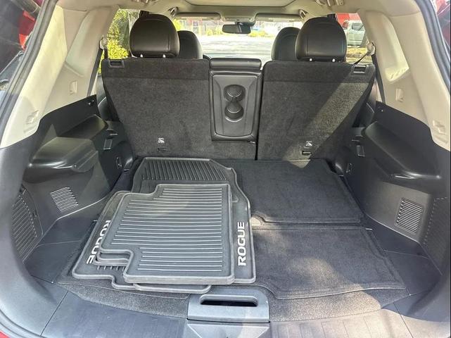 Photo of 2019 Maroon Nissan Rogue