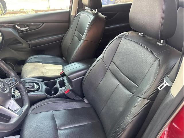 Photo of 2019 Maroon Nissan Rogue