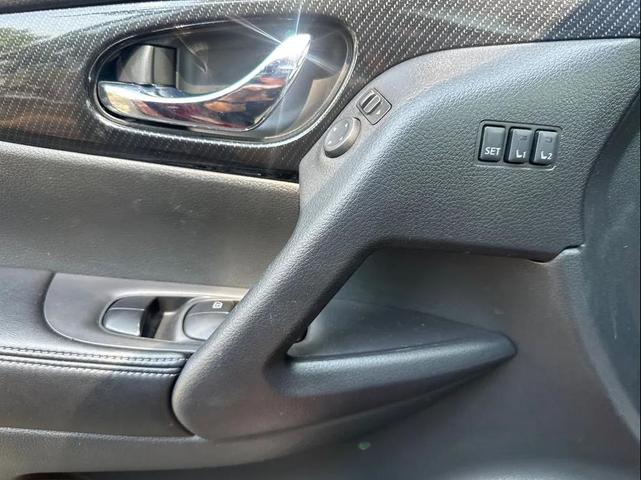 Photo of 2019 Maroon Nissan Rogue