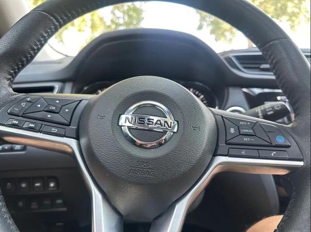 Photo of 2019 Maroon Nissan Rogue