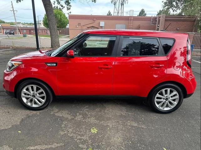Photo of 2018 Red Kia Soul