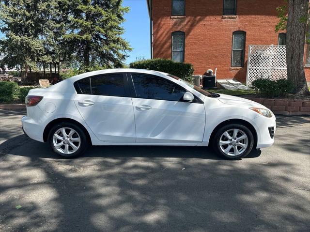 Photo of 2010 Crystal White Pearl Mica Mazda Mazda3