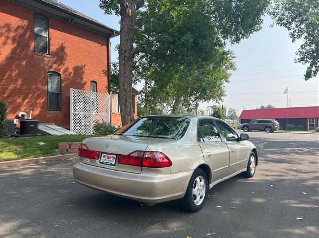 Photo of 2000 Naples Gold Metallic Honda Accord