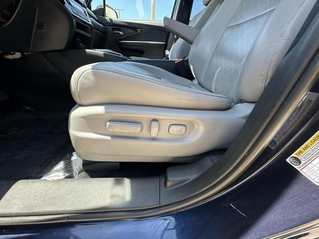 Photo of 2019 Obsidian Blue Pearl Honda Passport