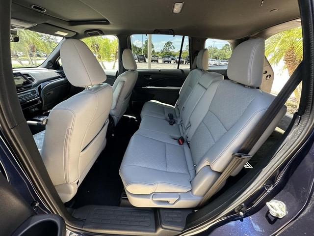 Photo of 2019 Obsidian Blue Pearl Honda Passport