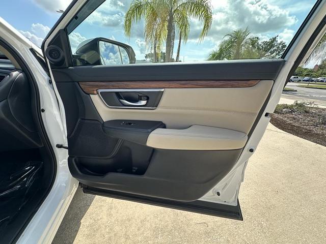 Photo of 2021 Platinum White Pearl Honda CR-V