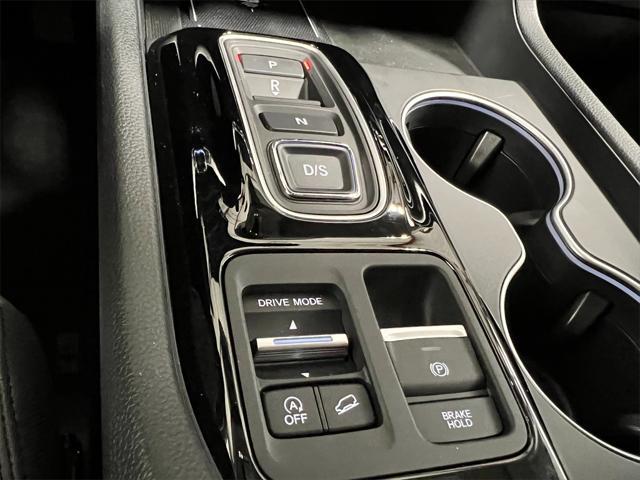 Photo of 2025 Platinum Honda Pilot