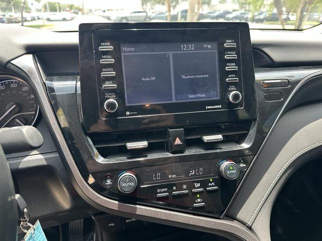 Photo of 2023 Ice Cap Toyota Camry