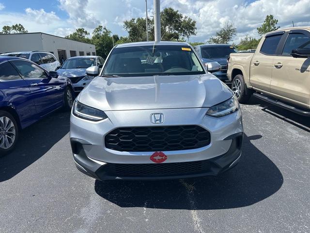 Photo of 2023 Lunar Silver Metallic Honda HR-V