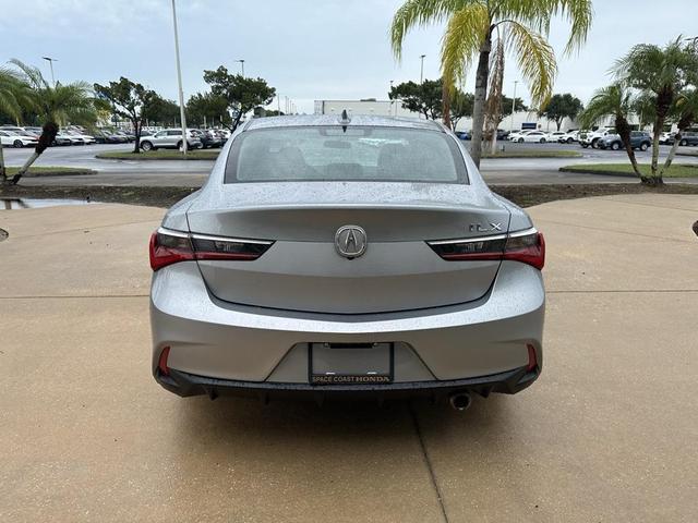 Photo of 2022 Lunar Silver Metallic Acura ILX