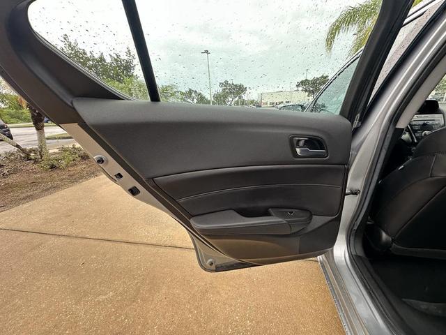 Photo of 2022 Lunar Silver Metallic Acura ILX