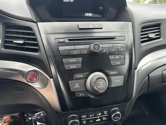 Photo of 2022 Lunar Silver Metallic Acura ILX