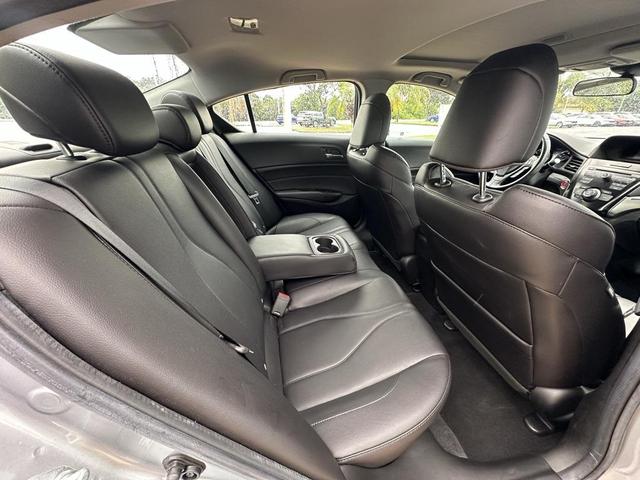 Photo of 2022 Lunar Silver Metallic Acura ILX