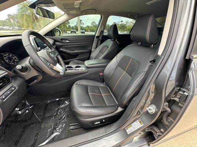 Photo of 2022 Gun Metallic Nissan Altima