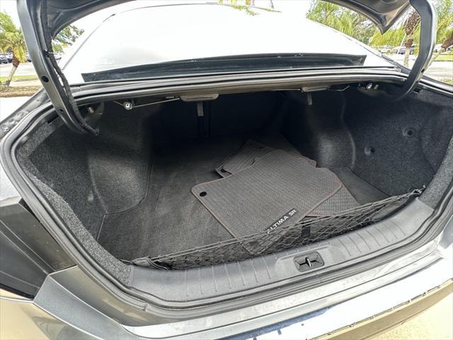 Photo of 2022 Gun Metallic Nissan Altima
