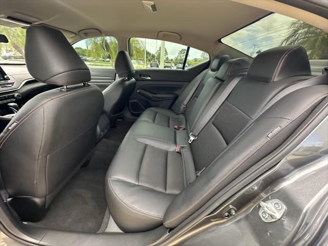 Photo of 2022 Gun Metallic Nissan Altima