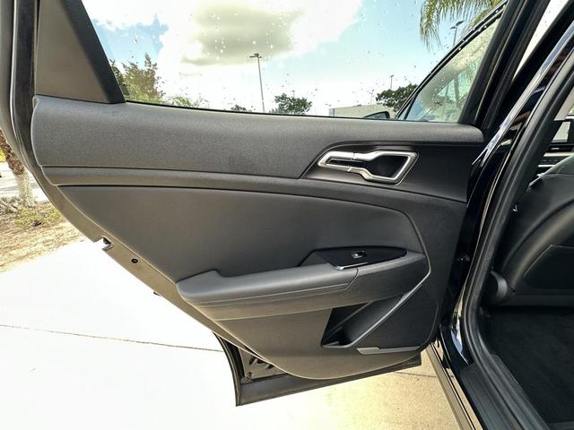 Photo of 2023 Ebony Black Kia Sportage