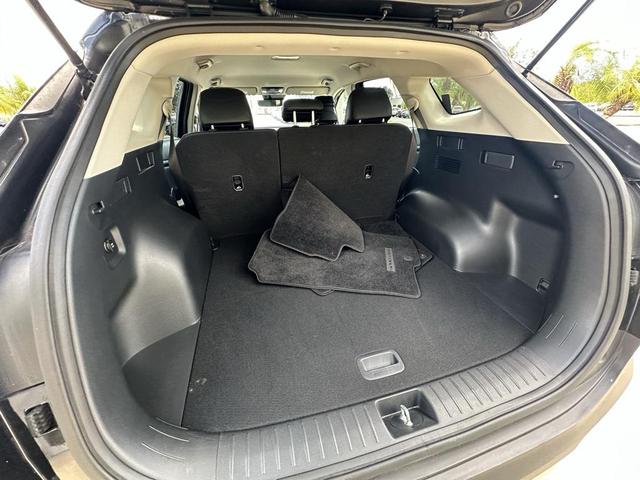 Photo of 2023 Ebony Black Kia Sportage