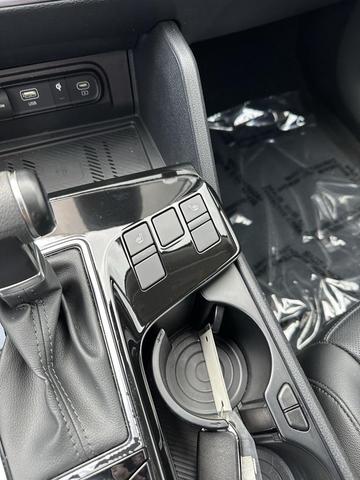 Photo of 2023 Ebony Black Kia Sportage