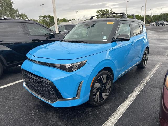 Photo of 2023 Surf Blue w/Black Roof Kia Soul