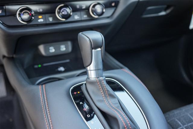 Photo of 2026 Platinum Honda HR-V