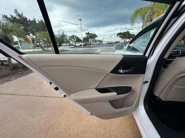 Photo of 2014 White Orchid Pearl Honda Accord