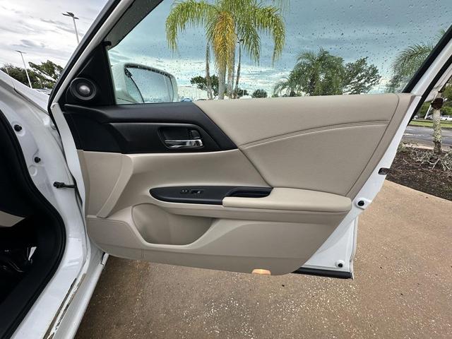 Photo of 2014 White Orchid Pearl Honda Accord