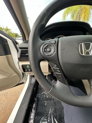 Photo of 2014 White Orchid Pearl Honda Accord