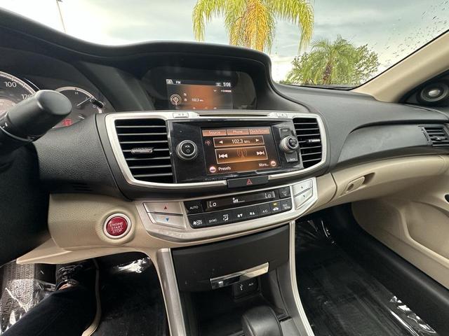 Photo of 2014 White Orchid Pearl Honda Accord