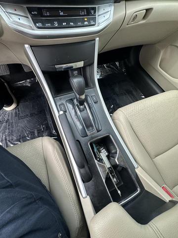Photo of 2014 White Orchid Pearl Honda Accord