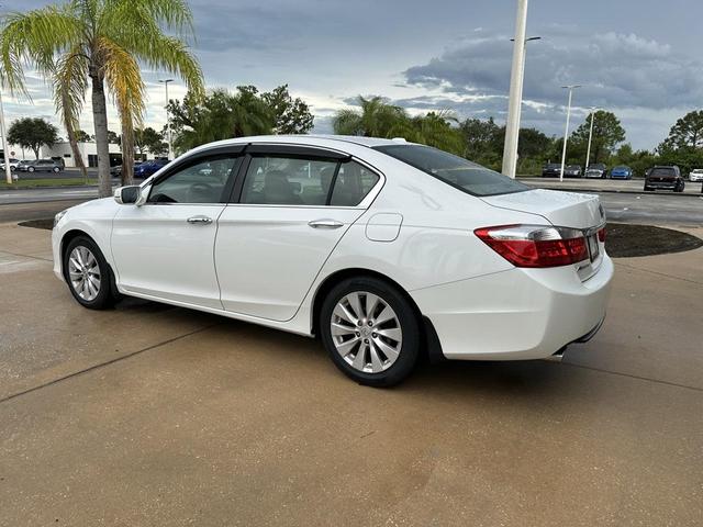 Photo of 2014 White Orchid Pearl Honda Accord