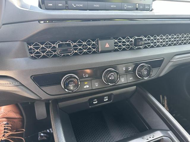 Photo of 2024 Platinum White Pearl Honda Accord