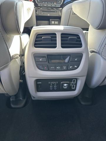 Photo of 2022 Modern Steel Metallic Honda Pilot