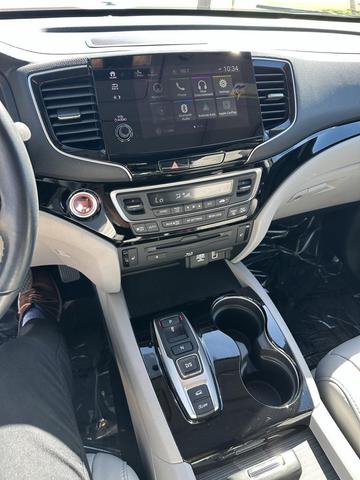 Photo of 2022 Modern Steel Metallic Honda Pilot