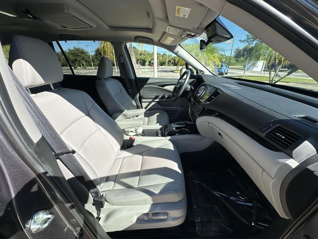 Photo of 2022 Modern Steel Metallic Honda Pilot
