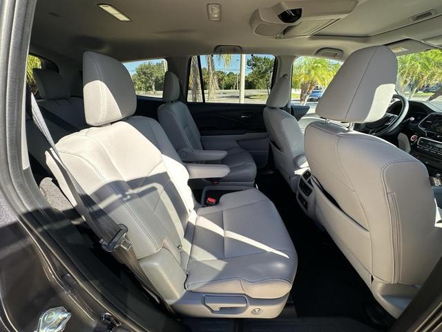 Photo of 2022 Modern Steel Metallic Honda Pilot