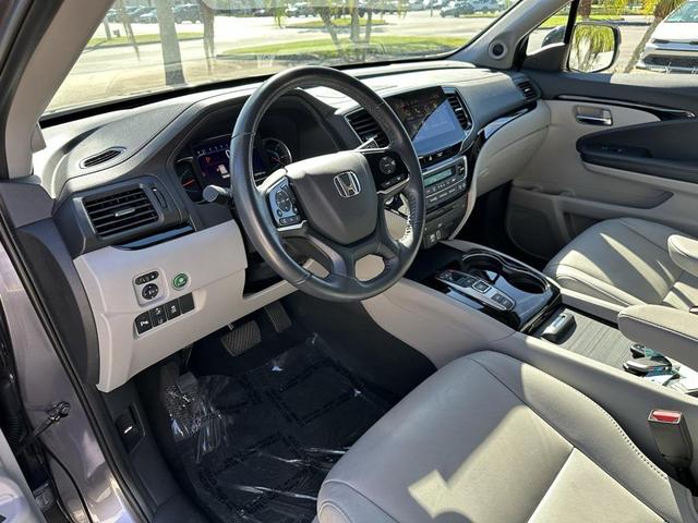 Photo of 2022 Modern Steel Metallic Honda Pilot