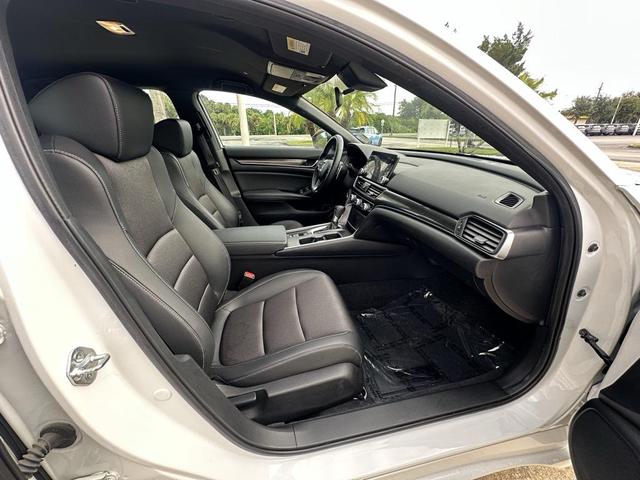 Photo of 2022 Platinum White Pearl Honda Accord