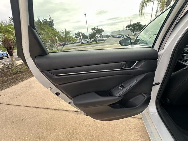 Photo of 2022 Platinum White Pearl Honda Accord