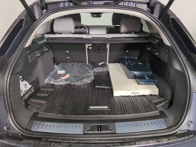 Photo of 2025 Varesine Blue Metallic Land Rover Range Rover Velar