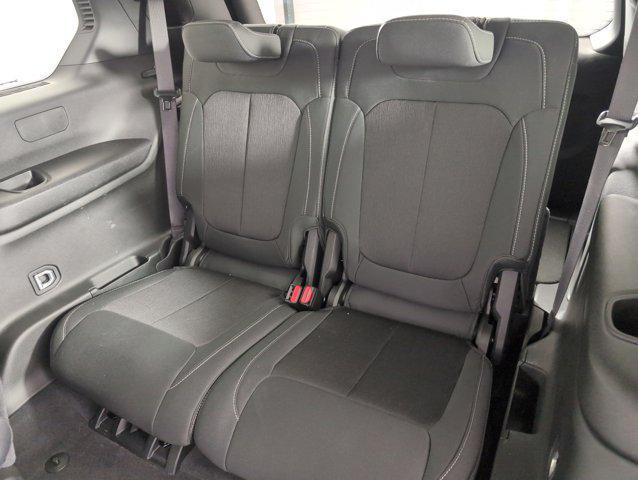 Photo of 2024 Diamond Black Crystal Pearlcoat Jeep Grand Cherokee L