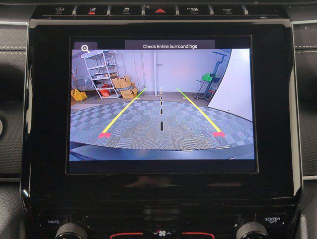 Photo of 2024 Diamond Black Crystal Pearlcoat Jeep Grand Cherokee L